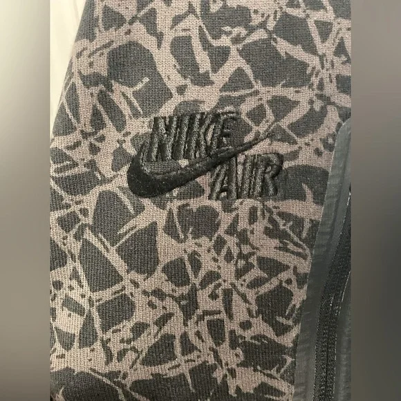 NIKE - Picture 5 of 5